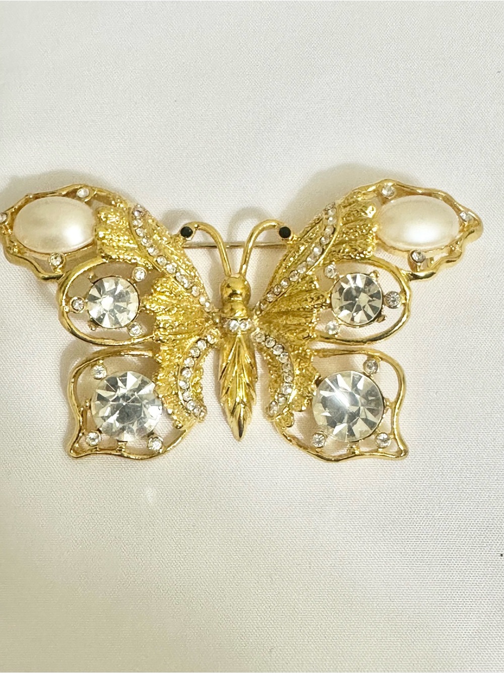 Elegant Vintage Gold Plated Butterfly Brooch w/ Faux Pearls & Clear Crystals